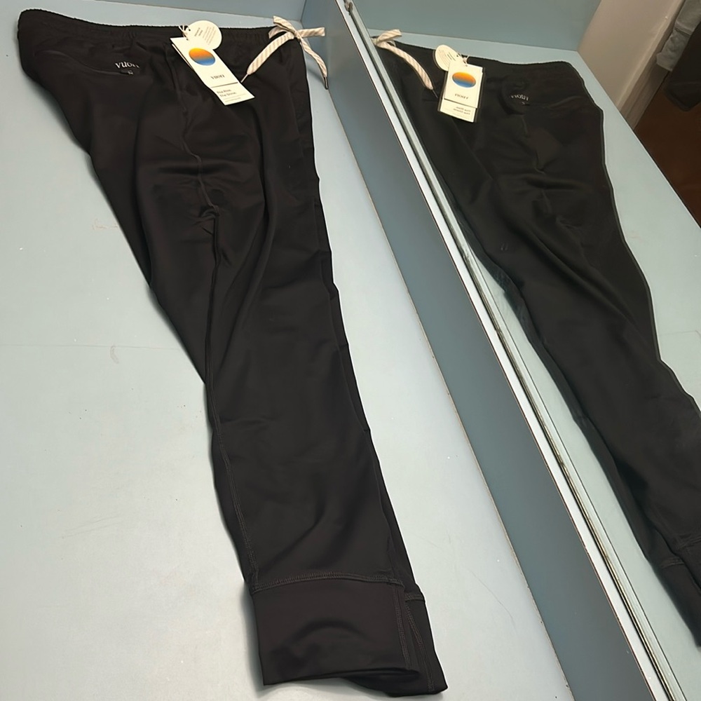 Vuori Sunday Performance Jogger Black Men’s Size M New with Tag.